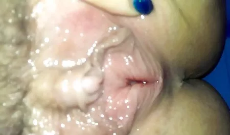Ashlynn Leigh和Lily Cade引诱Pepper Kester