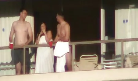 Tittengirl巧妙地清空了鸡蛋