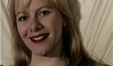 女同性恋者在尼龙中做足性行为